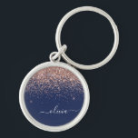 Porte-clés Rose Gold Bleu Marine Paillettes Rose Clair Monogr<br><div class="desc">Rose Gold - Rose Clair et Bleu Marine Paillettes Monogramme Porte-Clés (Porte-Clé). C'est le cadeau idéal pour un anniversaire sweet 16, un mariage, une douche de mariée, un anniversaire de mariage, une baby shower ou une soirée d'enterrement de vie de jeune fille pour quelqu'un qui aime le luxe et les...</div>