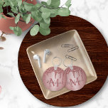 Porte-clés Rose Rose Gold Faux Parties scintillant Drives Mon<br><div class="desc">Rose Rose Rose Gold Faux Parties scintillant Drips Épargne Monogramme avec gouttes de parties scintillant rose girly et votre nom et votre initiale personnalisés. Conçu par Cèdre et String. Pour personnaliser davantage, cliquez sur le lien "customiser plus loin" et utilisez l'outil de conception pour modifier la conception. Si vous avez...</div>