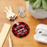 Porte-clés Russe Nom de famille Cabine Lake House Red Plaid<br><div class="desc">Porte - clé moderne rustique avec un design branché de chaîne de montagnes forestières avec pins, bois et oiseaux entourés de votre nom de famille personnalisé sur arrière - plan plaid de buffle rouge imprimé, un nom personnalisable de votre chalet, cabine, maison de lac, ou tout autre, ainsi que l'année...</div>