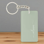 Porte-clés Sage Green Minimaliste Moderne Monogramme Élégant<br><div class="desc">Découvrez notre collection moderne minimaliste de monogramme Sage Green : Élégez votre esthétique avec une sophistication sereine et une élégance intemporelle. Notre collection présente des designs minimalistes dans une teinte verte sage et tranquille, complétés par des monogrammes raffinés adaptés à votre style personnel. De la papeterie polie aux accessoires polyvalents,...</div>