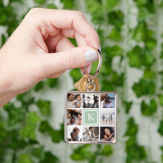 Porte-clés Sage Green Monogramme 8 Photo Collage (main)