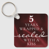 Porte-clés Scellé avec un Baiser Rouge 5e Anniversaire (Recto)
