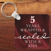 Porte-clés Scellé avec un Baiser Rouge 5e Anniversaire (Recto)