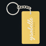 Porte-clés Script de calligraphie jaune moutarde personnalisé<br><div class="desc">Script de calligraphie jaune moutarde Porte - clé personnalisé</div>