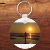 Porte-clés Sculpture d'hommes en fer au coucher du soleil, Cr (Recto)