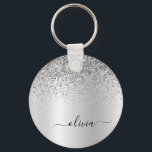 Porte-clés Silver Glitter Glam<br><div class="desc">Argent Faux Foil Parties scintillant à étincelles métalliques brossé Monogramme Nom Clés (Porte - clé). Cela rend le cadeau parfait pour 16 ans,  mariage,  douche nuptiale,  anniversaire,  baby shower ou bachelorette pour quelqu'un qui aime le luxe glam et les styles chic.</div>