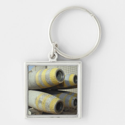 Porte-clés Six bombes GBU-12 sont dans un rack (Devant)