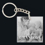 Porte-clés Superbe Grand-mère depuis 20XX Simple Photo Élégan<br><div class="desc">Ce design simple et moderne est composé d'une typographie serif et cursive et d'ajouter une photo personnalisée</div>