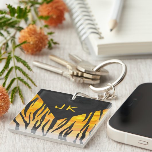 Porte-clés Tiger noir et orange (Devant Droit)