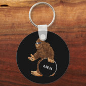 Porte-clés Total Solaire Eclipse 04.08.2024 Bigfoot Fun Boys  (Verso)