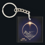 Porte-clés Total Solar Eclipse 2026 Iceland Diamond Ring<br><div class="desc">Celebrate the astronomical event of the decade with this Total Solar Eclipse August 12, 2026 keychain. The design captures the breathtaking "diamond ring" effect—the spectacular final flash of sunlight before totality—gleaming above a detailed, luminous map of Iceland. Rendered in elegant gold and deep cosmic tones, this high-quality keychain is the...</div>