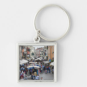 Porte-clés Touristes sur un marché en plein air, Venise,