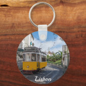 Porte-clés Tramway jaune rétro dans la rue à Lisbonne, Portug (Verso)