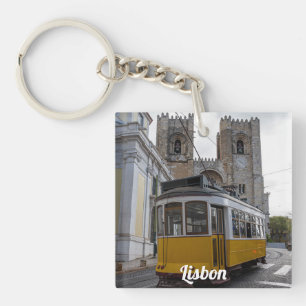 Porte-clés Tramway jaune sur la cathédrale de Lisbonne au Por