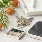 Porte-clés Trois mignonnes chiots papillon sur un banc de jar (Côté)