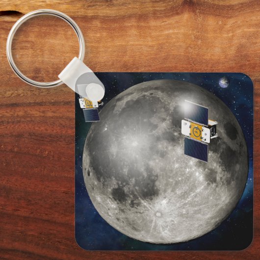 Porte-clés Twin Grail Spacecraft Orbitant La Lune. (Recto)