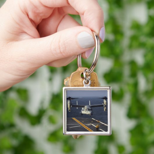 Porte-clés Un aéronef V-22 Osprey se prépare à atterrir (main)