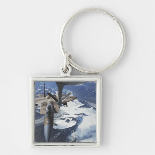 Porte-clés Un avion F-15C Eagle se trouve derrière un KC-135R (Devant)