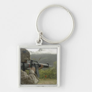 Porte-clés Un Marine effectue des exercices