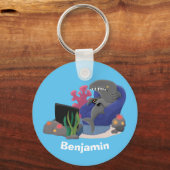 Porte-clés Un requin drôle en regardant la bande dessinée de  (Recto)