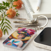 Porte-clés Une dame avec un casquette solaire à fleurs (Devant droit)