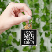 Porte-clés Une journée sans fléchettes - Funny Premium (main)