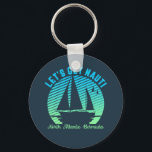 Porte-clés Vintage Retro Bermudes Voile Obtenons Nauti<br><div class="desc">Design de voyage océanique vintage et rétro pour ceux qui aiment aller à la voile et explorer la mer sur un voilier. Marchandises cool et fantastiques pour marin, pêcheur, capitaine de navire ou capitaine de bateau. Parfait pour les membres de club de voile et les amateurs de sports d'été de...</div>