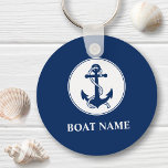 Porte-clés Votre nom de bateau Ancre & corde Marine Blue<br><div class="desc">Un porte - clé nautique personnalisé avec votre nom de bateau, nom de famille ou autre texte souhaité. Ce design unique présente un emblème d'ancre de bateau fait sur mesure avec une corde en bleu marine classique et accentué sur un cercle blanc chic sur un arrière - plan bleu marine....</div>