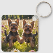 Porte-clés Yorkshire Terriers Jouer dans l'herbe (Dos)