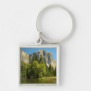 Porte-clés Yosemite depuis le fond de la vallée, Sierra-Nevad