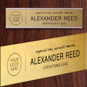 Porte de bureau avec plaques de nom de logo en or