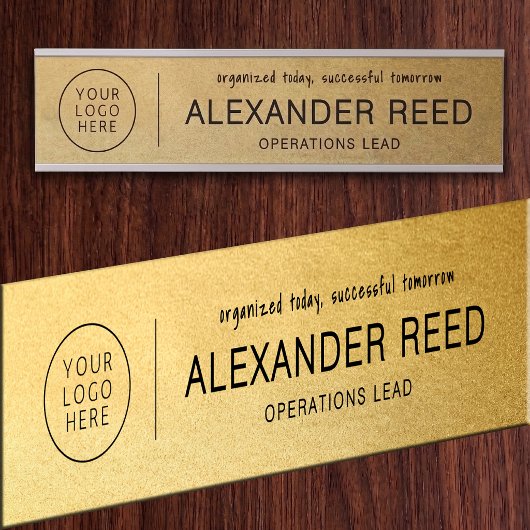 Porte de bureau avec plaques de nom de logo en or