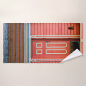 Porte et porche en bois peint rouge traditionnel, (Serviette de bain)