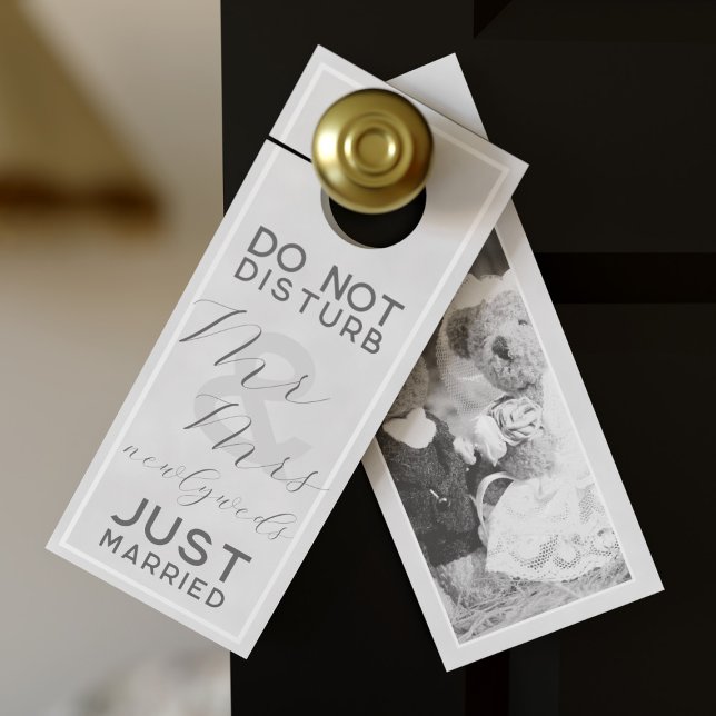 Porte Ne pas déranger M. & Mme Newlyved Affichette de po (Do not disturb the Newlyweds! Just upload your photo and add your details. )