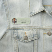 Porte-nom Add Logo Simple Sage Green Light Name  (En situation)