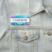 Porte-nom Aquarelle d'aqua violet nom, titre et société (En situation)