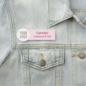Porte-nom Balise de nom en forme de cercle rose Logo personn (En situation)