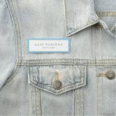 Porte-nom Balise Employé Bordure Bleue Plutôt (En situation)