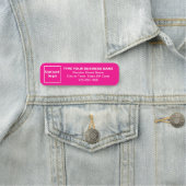 Porte-nom Balise Nom du long rectangle rose de marque commer (En situation)