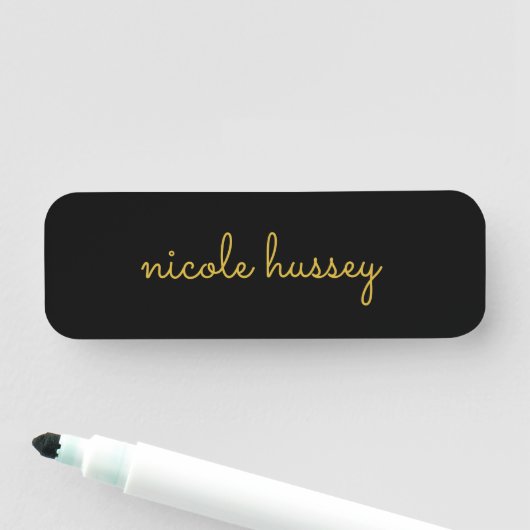 Porte-nom Black and Gold Script  | Stylish Monogram Modern (En situation)