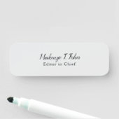 Porte-nom Calligraphie classique Élégante Plaque Gris simple (En situation)