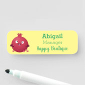 Porte-nom Caricature de fruits à la grenade joyeux (En situation)