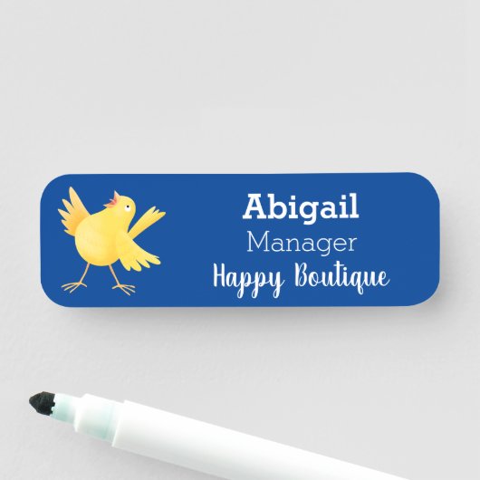 Porte-nom Caricature d'oiseau canari jaune chantant mignon (En situation)