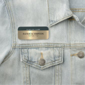 Porte-nom Chasseur vert or professionnel sophistiqué (En situation)