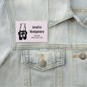 Porte-nom Chaussons Bleu Noir En Pointe (En situation)