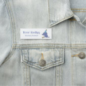 Porte-nom Chien d'anniversaire avec Casquette de fête Person (En situation)