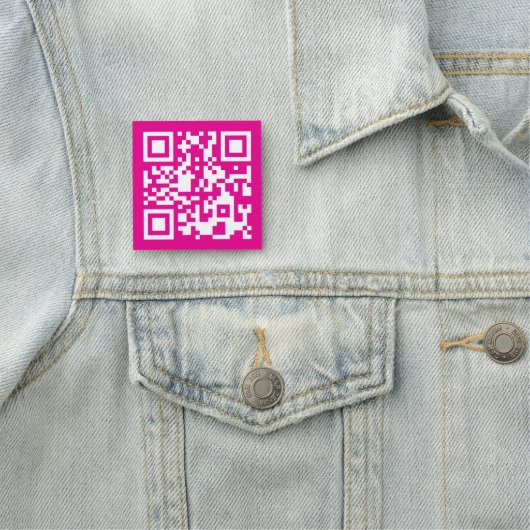 Porte-nom Code QR rose et blanc chaud (En situation)