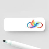 Porte-nom Colibri arc-en-ciel avec symbole Infinity (En situation)