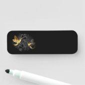 Porte-nom Colibri noir et or (En situation)