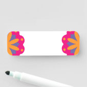 Porte-nom Conception de fleurs géométriques audacieuses (En situation)